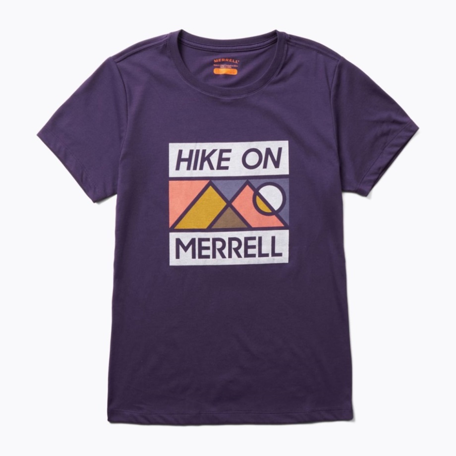 Randonnée Des Femmes Sur Tee Raisin Merrell